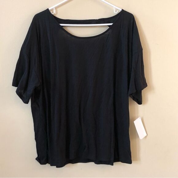 Fabletics Black Key Tee - Picture 3 of 6